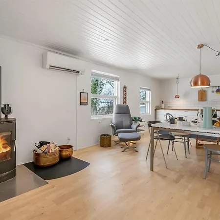 Menke - 300m From The Sea By Interhome Nyaraló