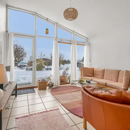 Menke - 300m From The Sea By Interhome * Rønde